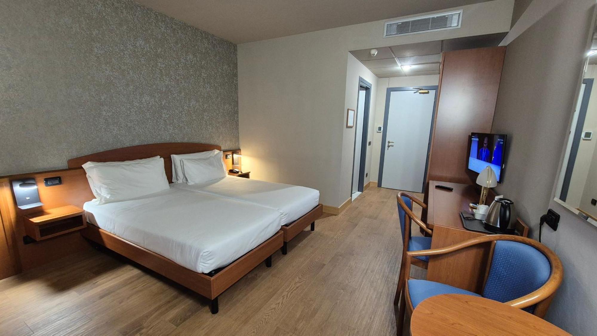 Hotel Le Cerbaie Altopascio Buitenkant foto